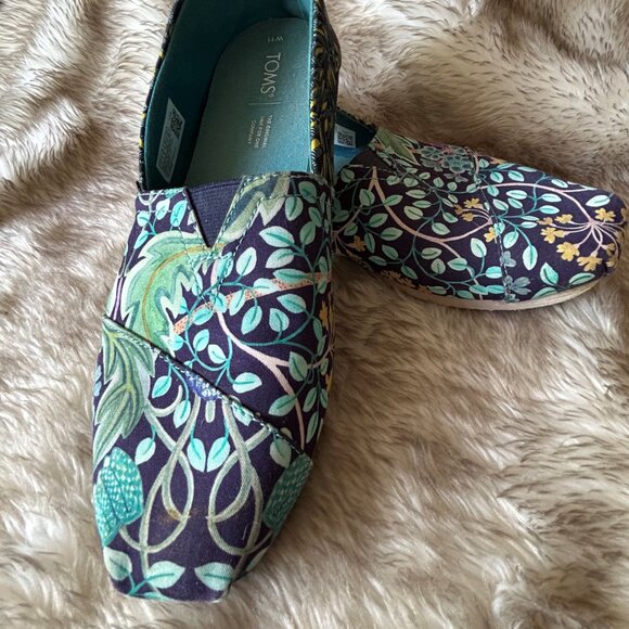 TOMS Liberty of London Print Alpargatas - Picture 1 of 5